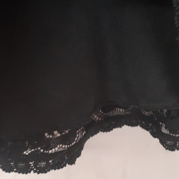 Black v-neck lace sleeveless top size 3XL (#13) - Picture 4 of 9